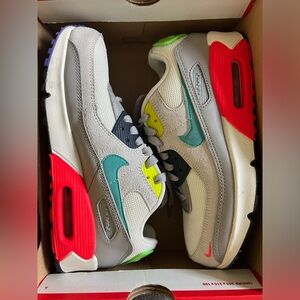 Nike Air Max 90 Evolution of Icons